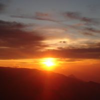 3. Anocheciendo en las montanas – Karolina Pajak