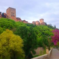 De paseo por el paseo de los Tristes – Granada – Nadeen Shiha