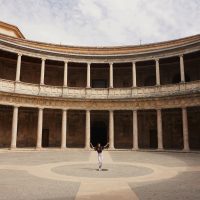 Entre las columnas de Carlos V – Dennis Chen (EEUU)