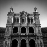 Palace in Sevilla at plaza de España  – Maria Kolarikova (Eslovaquia)