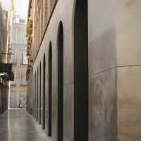 Por La Calle – Alice Gonzales