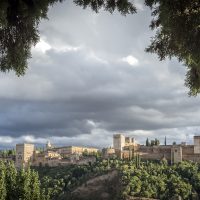 Mirando a la Alhambra – Trinidad Luque Martín (España)